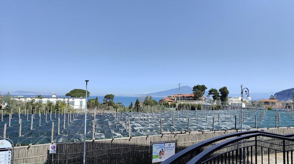 Rota Suites Sorrento Exteriér fotografie