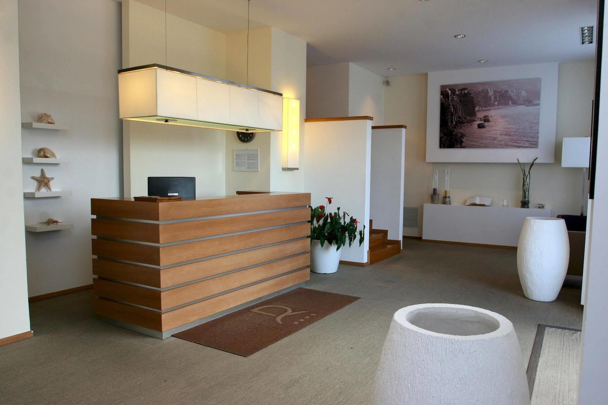 Rota Suites Sorrento Exteriér fotografie