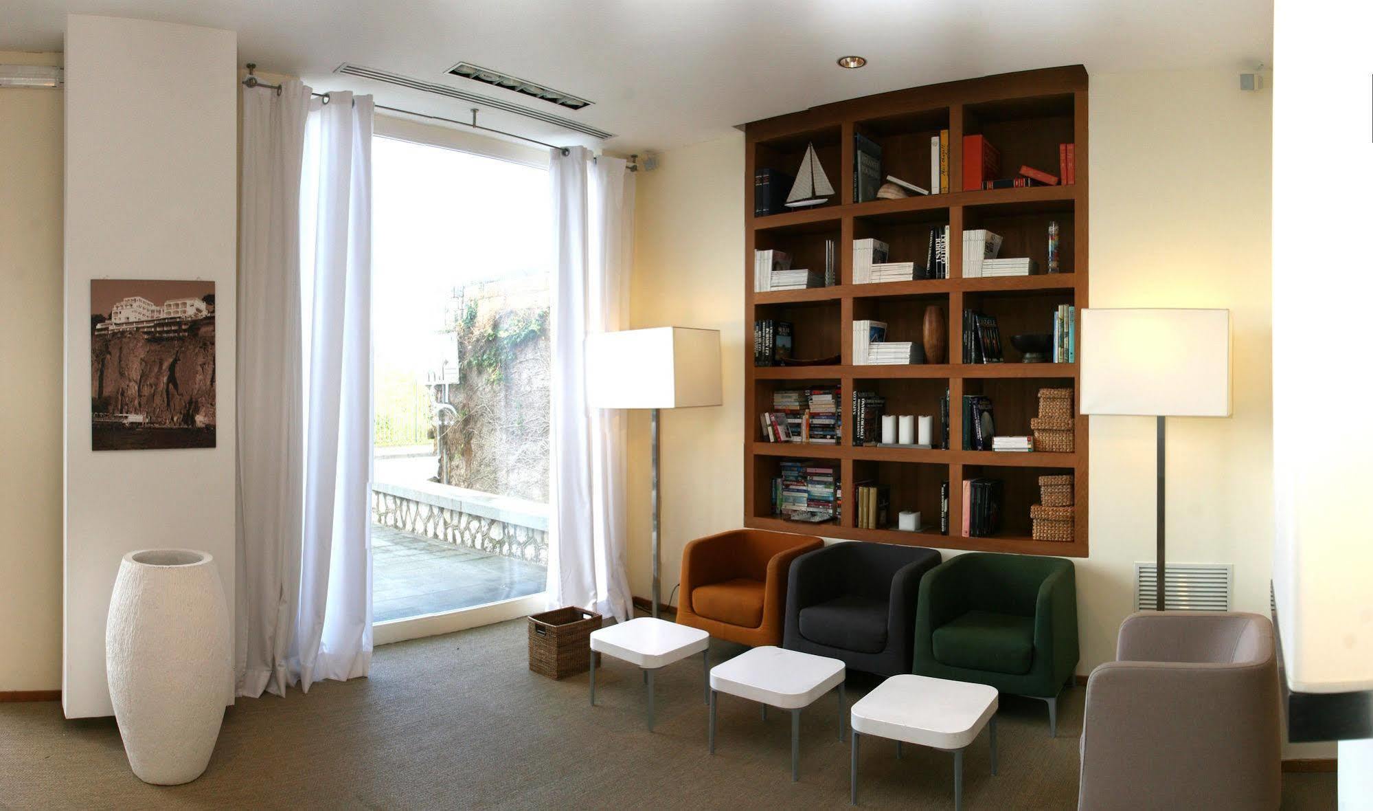 Rota Suites Sorrento Exteriér fotografie